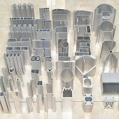 Partes de extrusão de alumínio 6063 sob medida com superfície anodizada para lâminas de ventilador