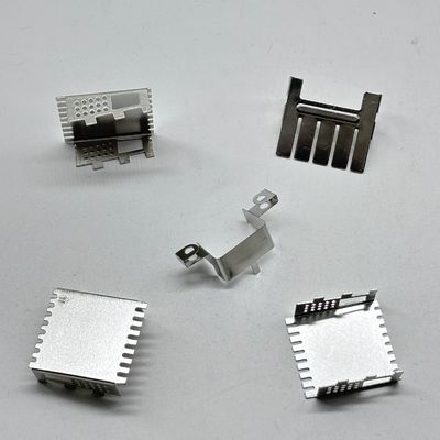 Aço aço inoxidável alumínio cobre ferro estampagem de produção de metal dobra para dissipação de calor blindagem e cobertura protetora