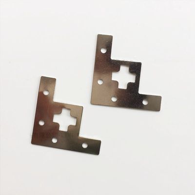 Processamento de estampagem de metal sob medida Bracket Metal Shelf Bracket Peças de dobra de aço inoxidável