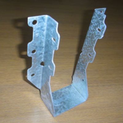 Conectores de madeira de aço de várias formas Bracket Joist Hangers Acessórios metálicos Conectores de madeira