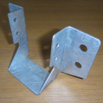 Conectores de madeira de aço de várias formas Bracket Joist Hangers Acessórios metálicos Conectores de madeira